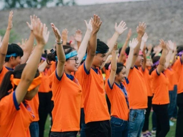 Nên chọn vải thoáng mát, thấm hút mồ hôi tốt (cotton, polyester)